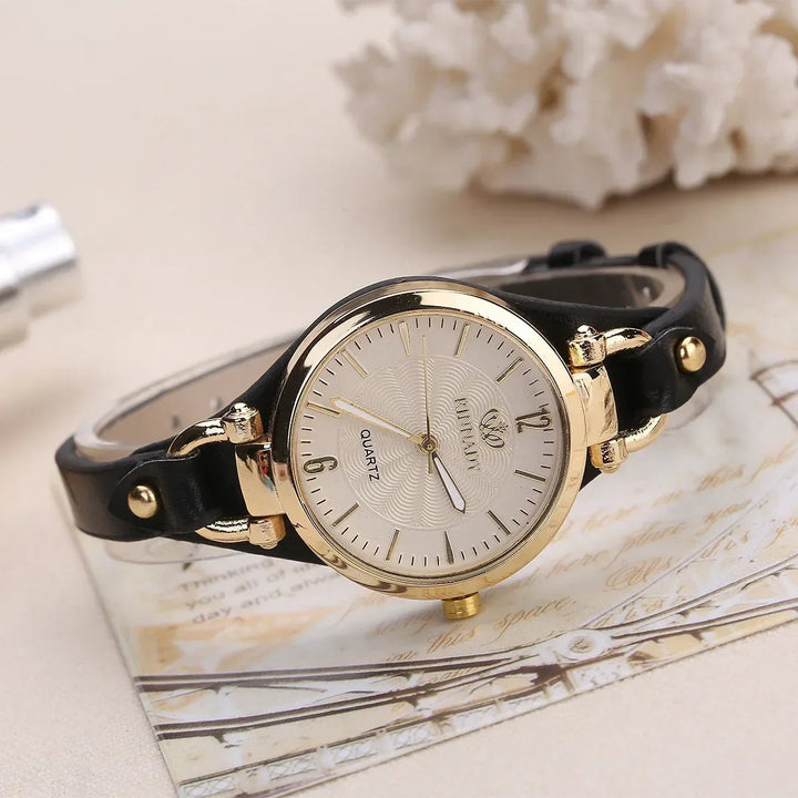 Élégance Dorée – Women’s Vintage Quartz Watch