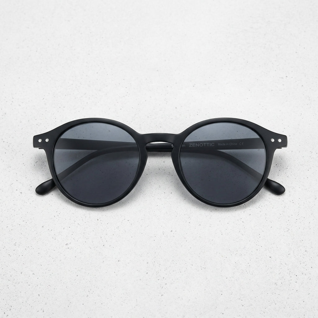 Frame: Matte Black Lens: Dark Grey / Black