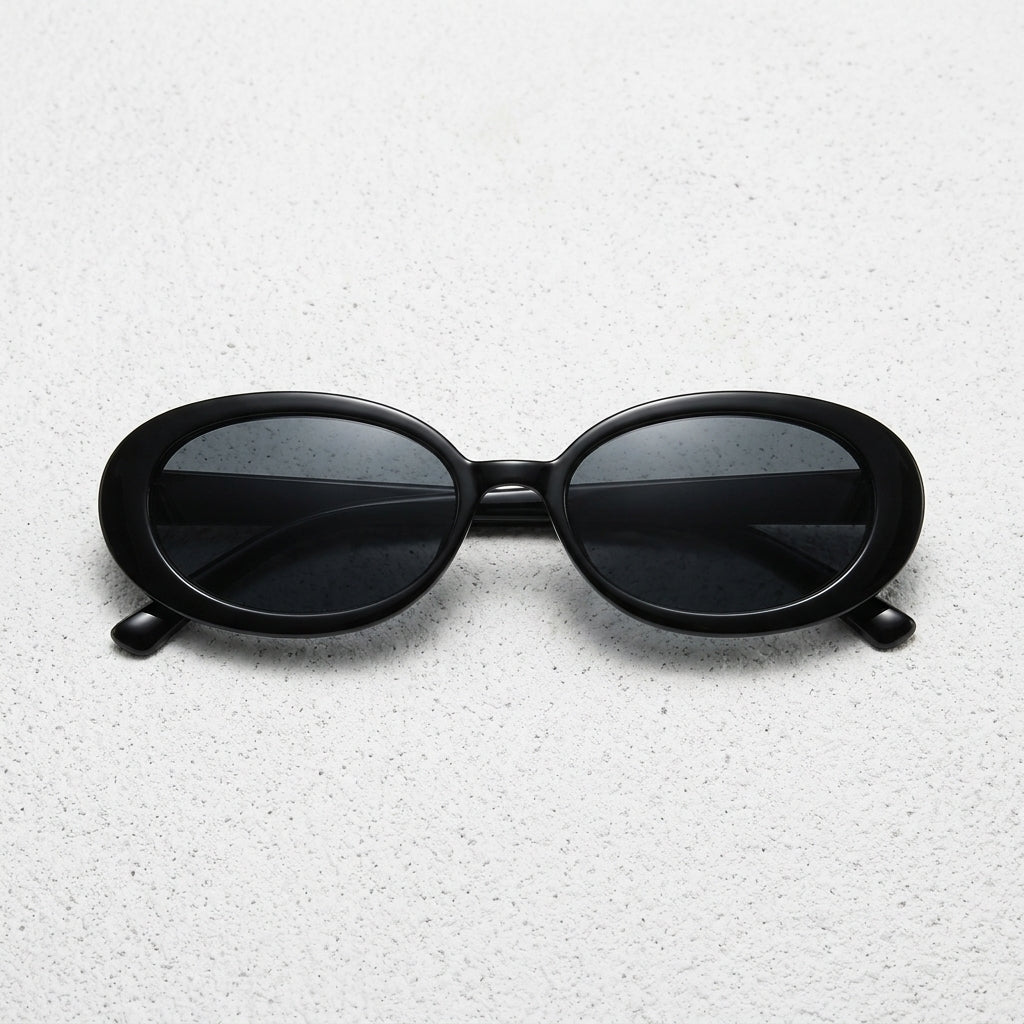 Black frame — Black lens