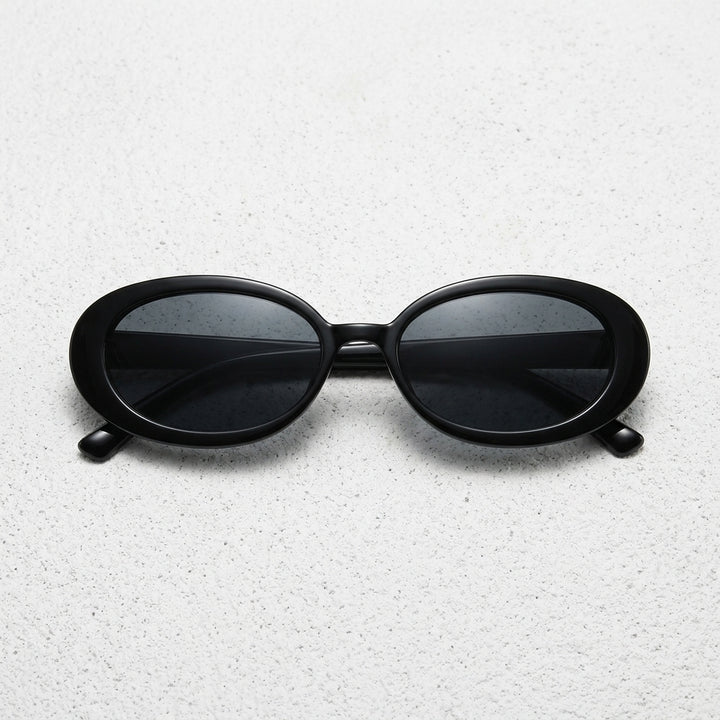 Black frame — Black lens