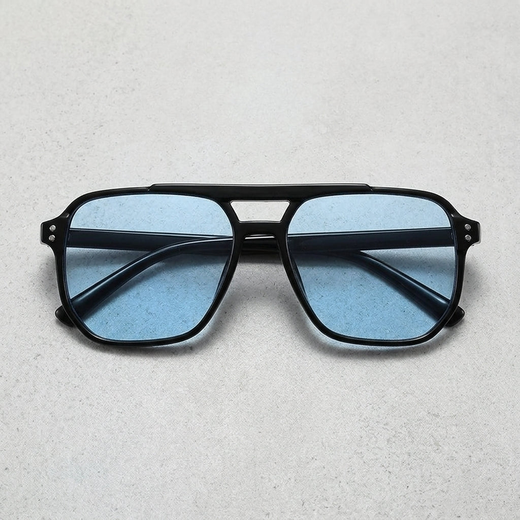 Black frame — Blue lens