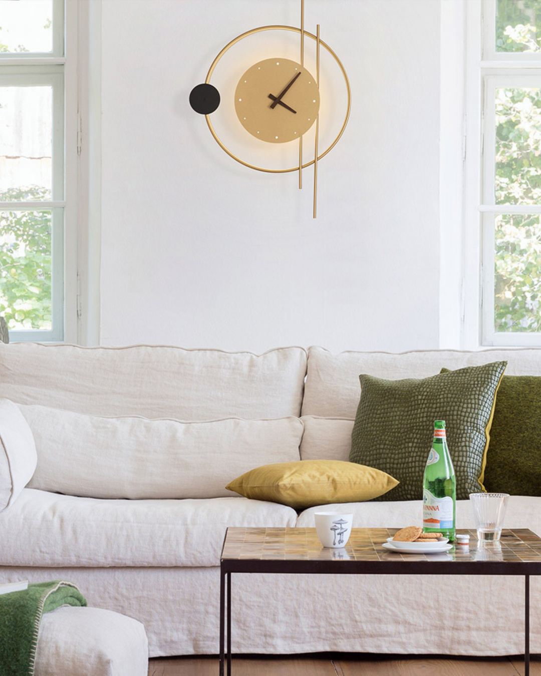 Modern LED Wall Clock – Decorative Light-Up Timepiece