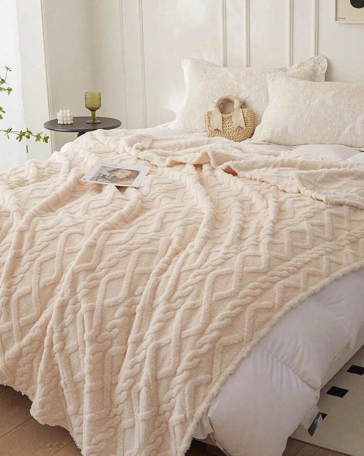 Ultra-Soft Textured Fleece Throw Blanket – Minimalist Bed & Sofa Decor