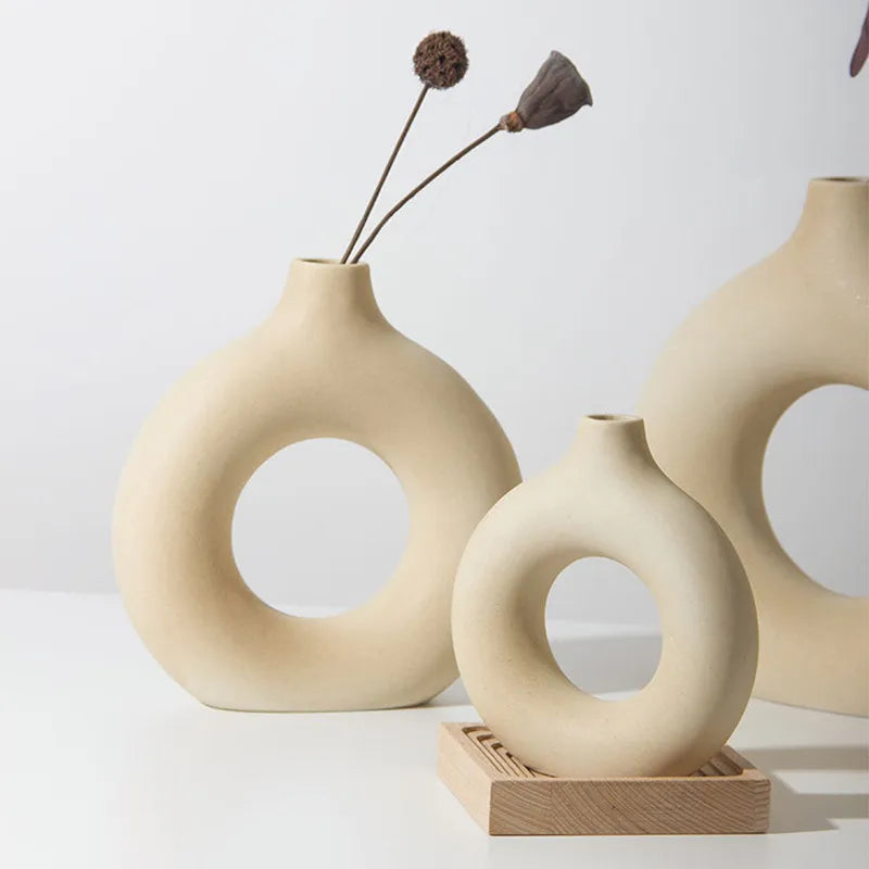 Modern Sculpted Ring Vase – Matte Ceramic Circle Vase for Minimalist & Scandinavian Decor