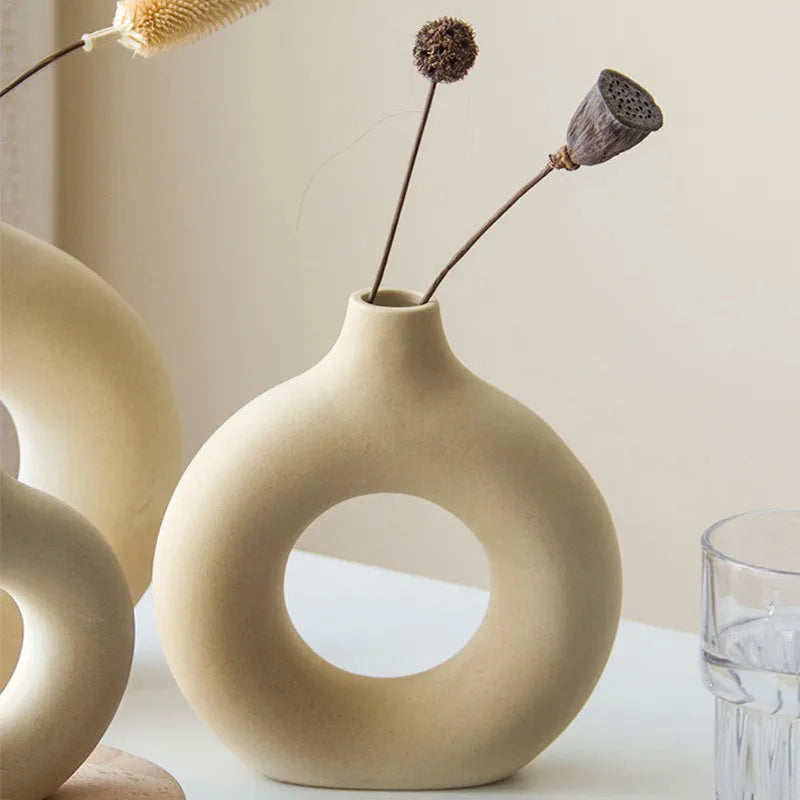 Modern Sculpted Ring Vase – Matte Ceramic Circle Vase for Minimalist & Scandinavian Decor