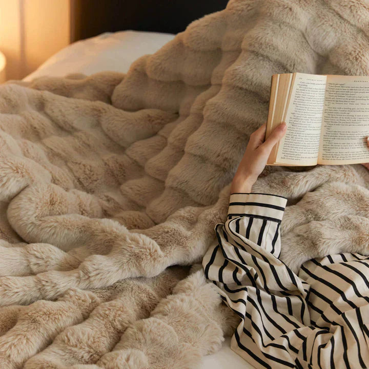 Faux Rabbit Fur Throw Blanket – Ultra Soft Plush Bed & Sofa Cover