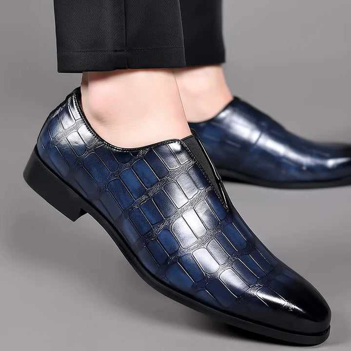The Oxford Crest Leather Shoe