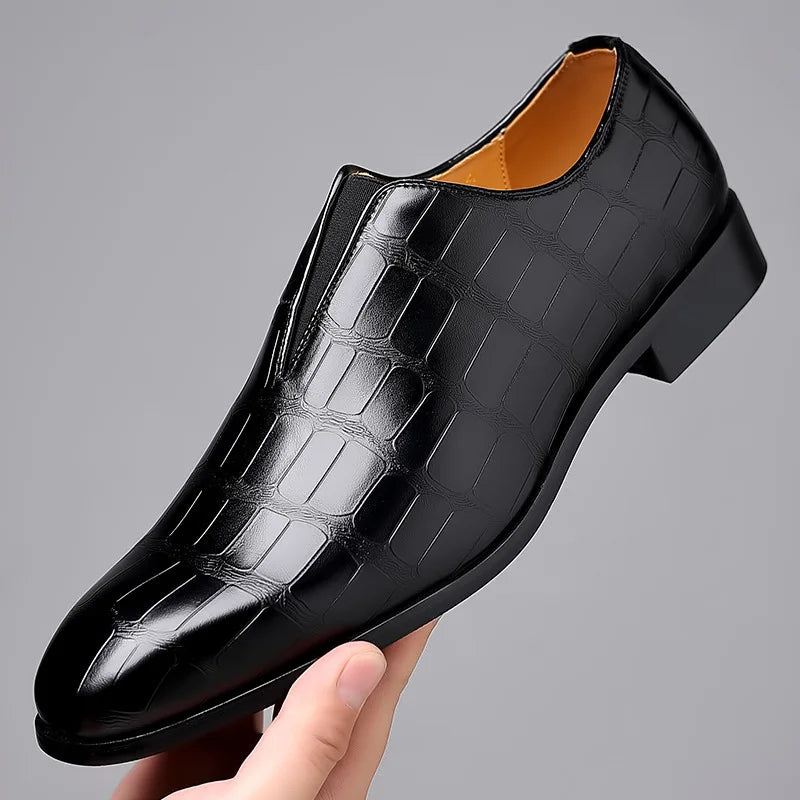 The Oxford Crest Leather Shoe