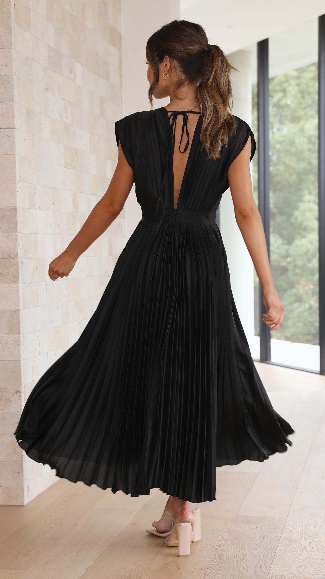Joanna V-Neck Pleated Maxi Dress