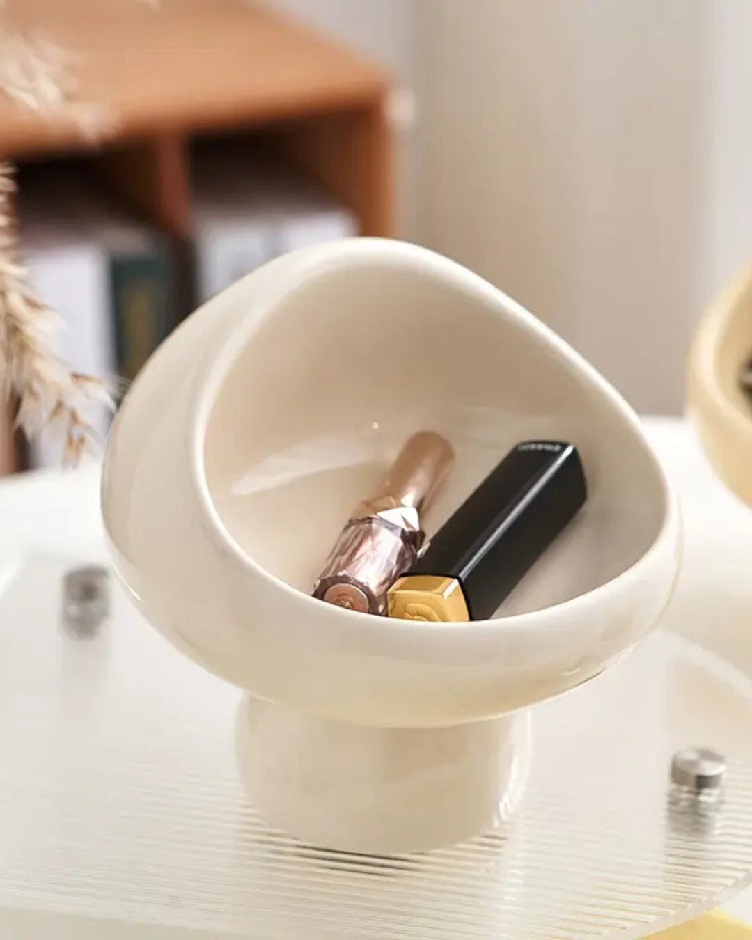 Minimalist Ceramic Vanity Bowl – Sculptural Organizer & Decor