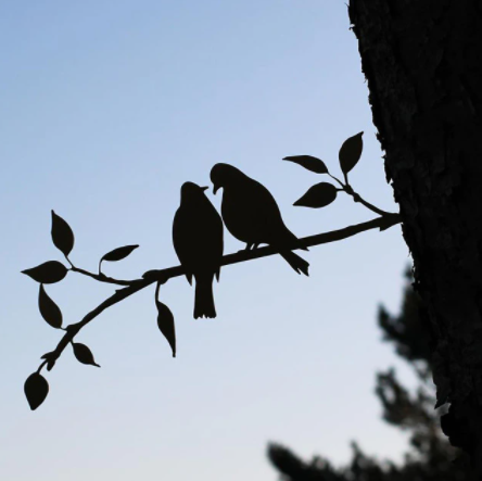 Metal Bird Silhouette Garden Decor – Elegant Outdoor Wall Sculpture