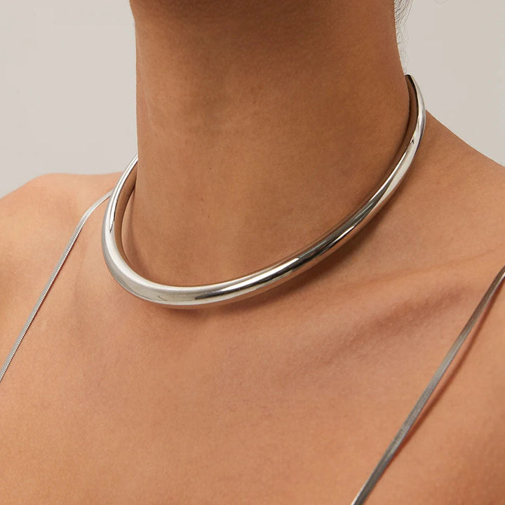 Eveline Gloss Collar