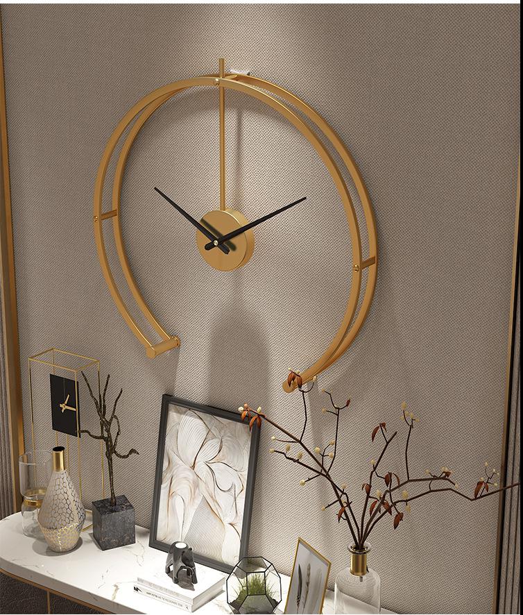 Modern Frameless Wall Clock – Minimalist Gold Metal Design