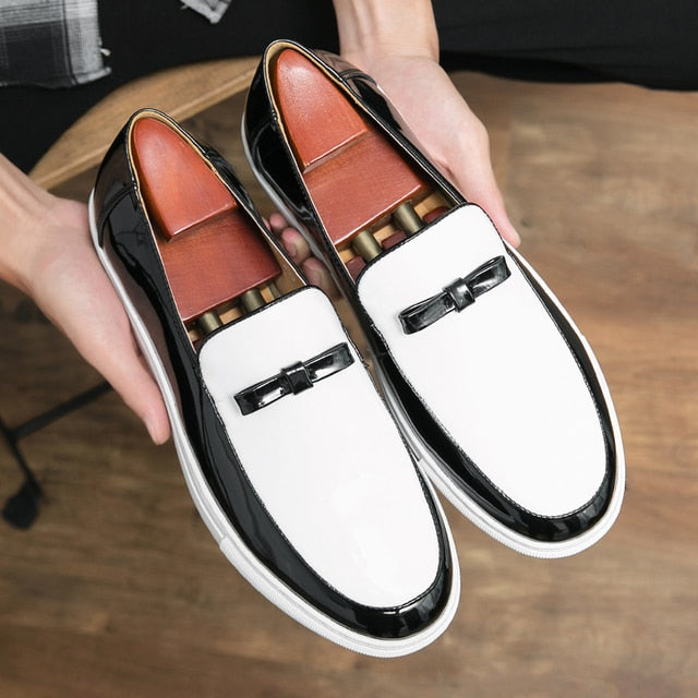 Noir Crest Patent Loafer